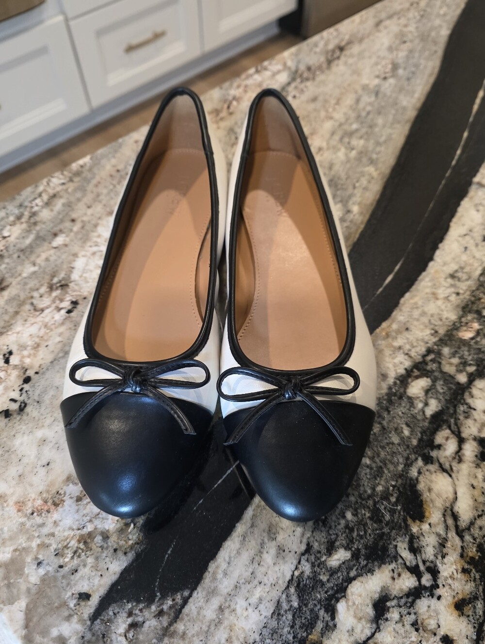 NEW J Crew Black White Captoe Ballet Flats Size 9 Two Tone Cap Toe Slipon 9 - Picture 2 of 9